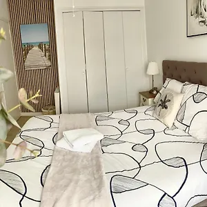 Elegance Et Romantisme Au Coeur De La Situee Sur La Place De Lices - Le Port Appartement Vannes